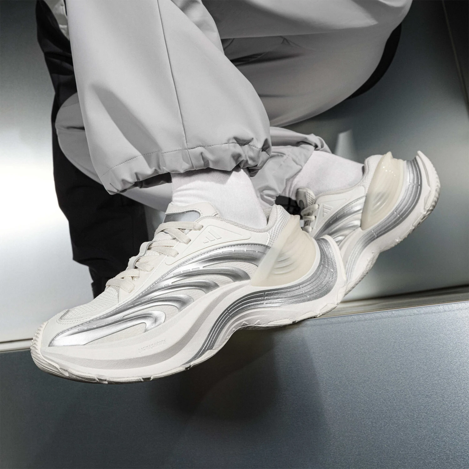 

Adidas genuine XLG MTWFOS Unisex Cushioned Thick-Sole Running Shoes JR6390