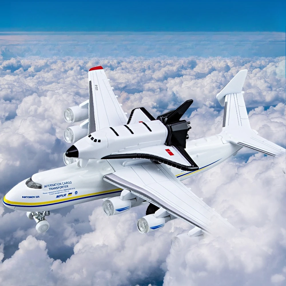 

Passenger Plane Model Ornament with Sound and Light Pull Back Children's Toys Diecast Alloy Car Model Collectible