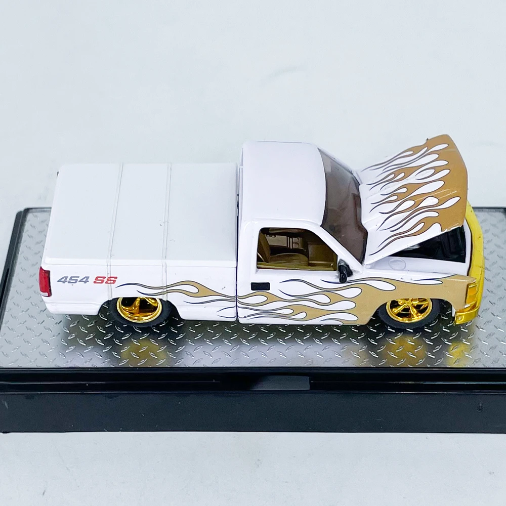 M2 1:64 model 1990 C1500SS simulation alloy car model collection decoration