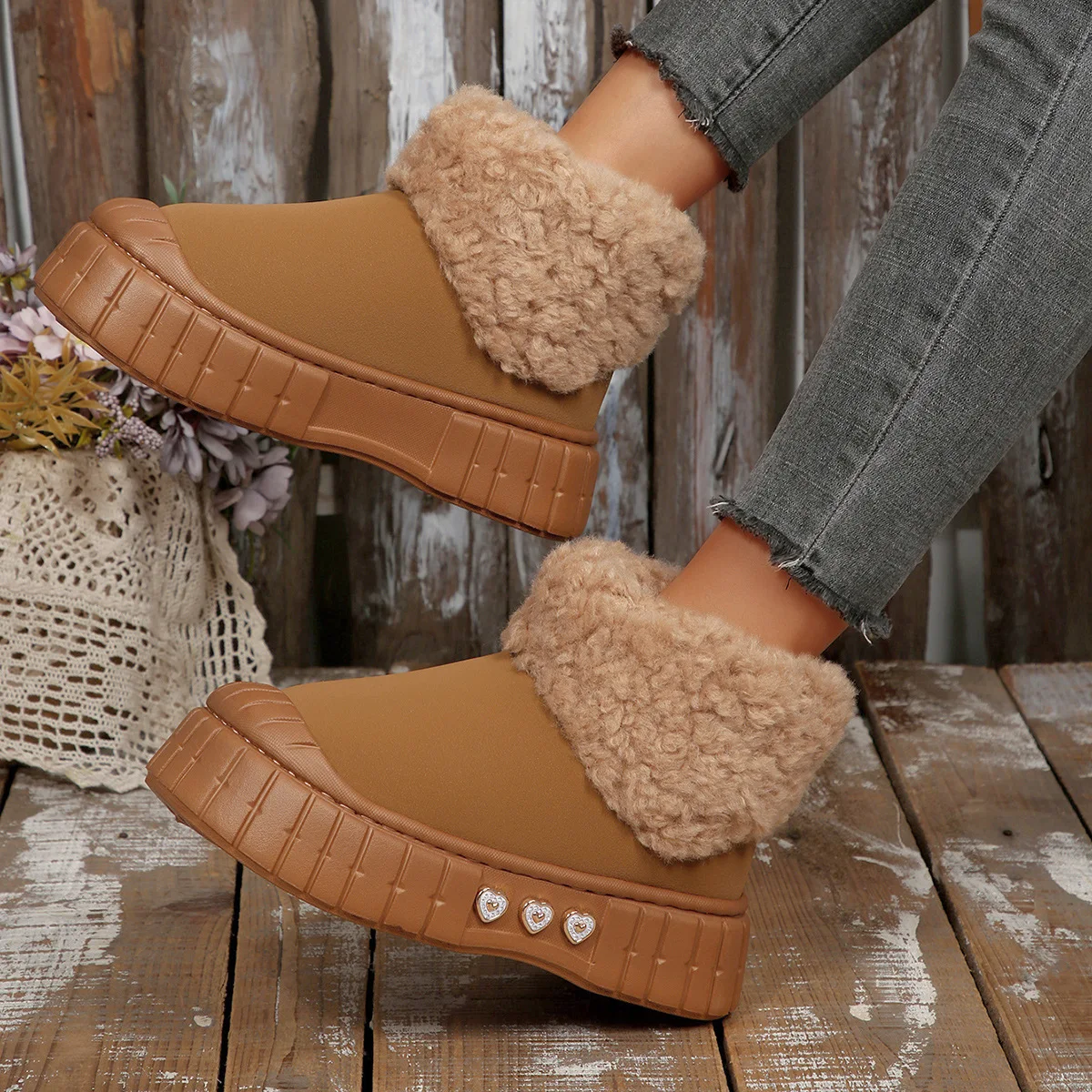 

Warm Short Plush Thick Bottom Woman's Snow Boots 2025 Winter Furry Ankle Boots with Platform Metal Decoration Fluffy Fur Shoes