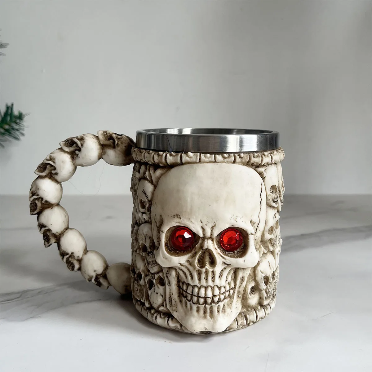 

Realistic Skull Resin Beer Mug Creative Craft Coffee Cup Unique Gothic Decorative Piece Perfect Halloween/Birthday Gift for Home