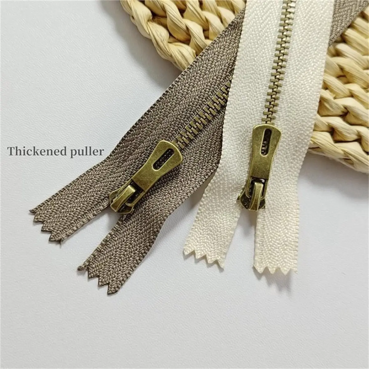 30pcs Metal Zipper, 6 Colors Close-End Non-Separating Zippers Replacement for Purses Bags Outerwear DIY Tailor Crafts