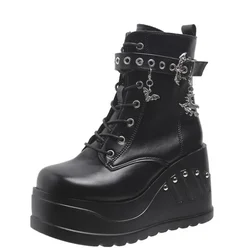 Botines de tacón con plataforma para mujer, botas de motocicleta con punta redonda, cremallera, Punk, Cosplay informal, murciélago, zapatos góticos con cadena de Metal, talla grande 43