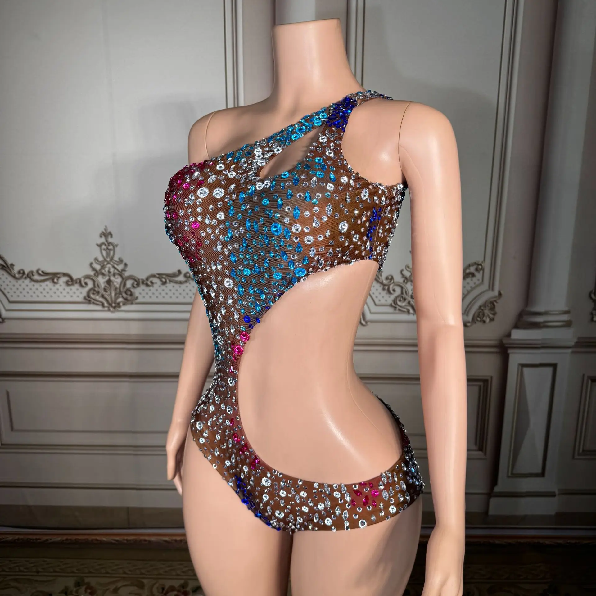 

Ретро-купальник с цветными стразами, открытыми плечами и ажурными вставками, сексуальный, облегающий, утягивающий, для горячих девушек, бикини.
