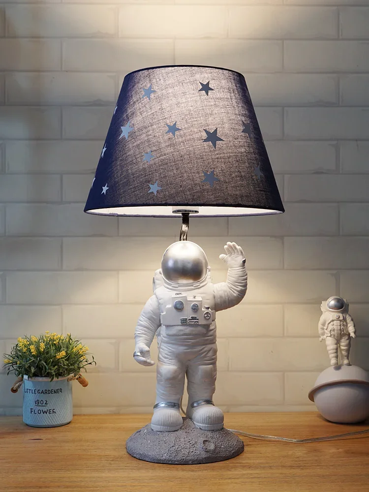 Astronaut children's room desk lamp simple creative personality modern cartoon boy bedroom room bedside desk lamp