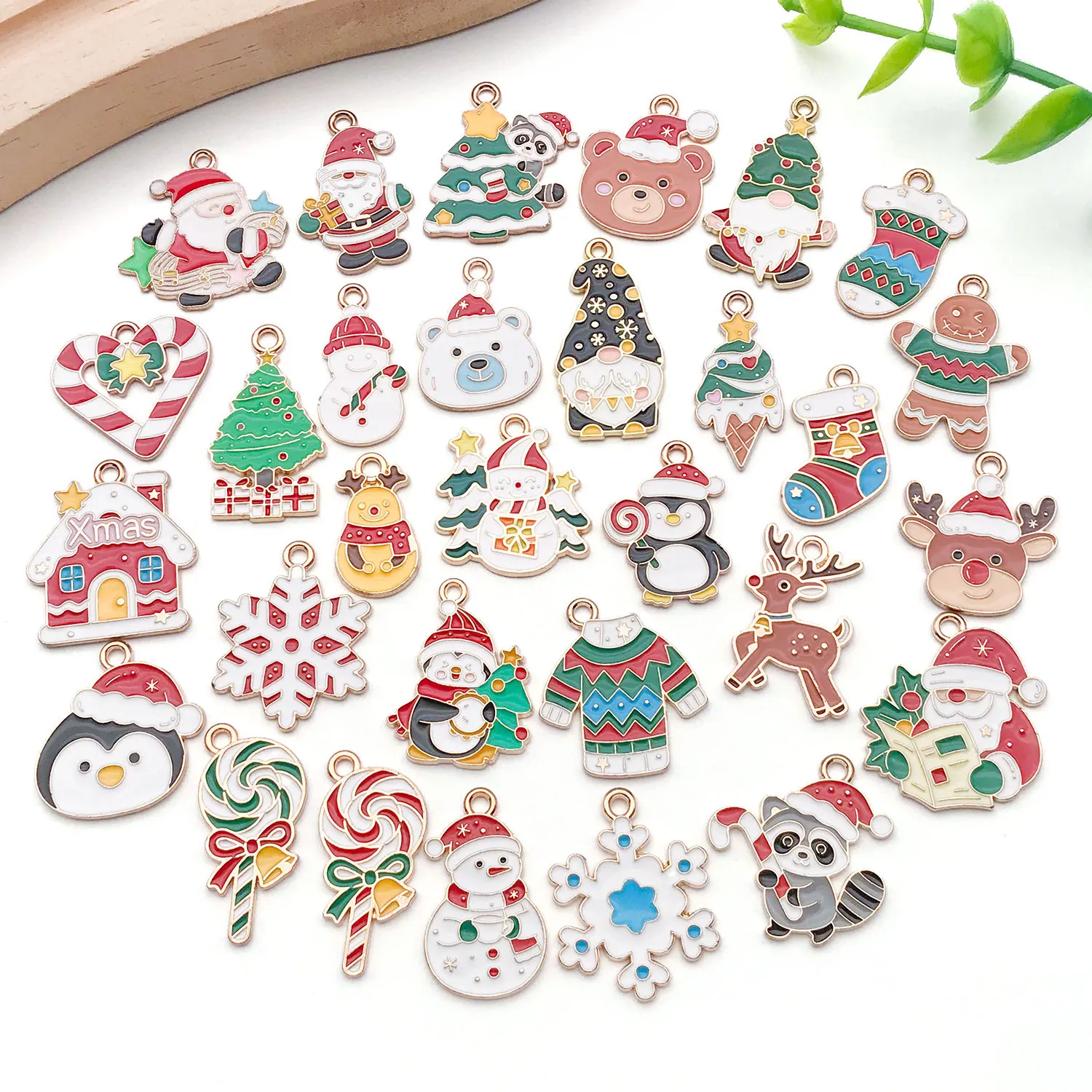 30pcs oil drip Christmas Charms Santa Gingerbread Man Snowman Pendants DIY Necklace Earrings Keychain Jewelry Making Accessories