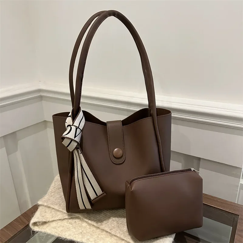 

Simple texture retro casual handbag versatile shoulder tote bag