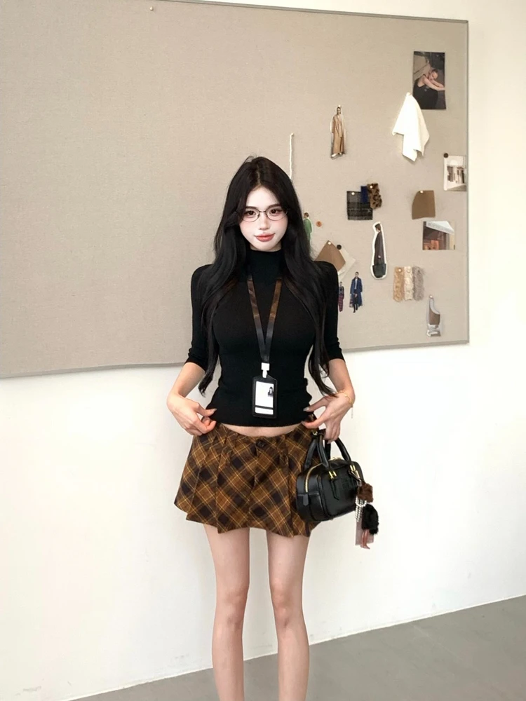 

Black Knitted Slim Fit Women's Top with A-Line Skirt Two-Piece Set Spring New Arrival Woolen Plaid Skirt Ensemble