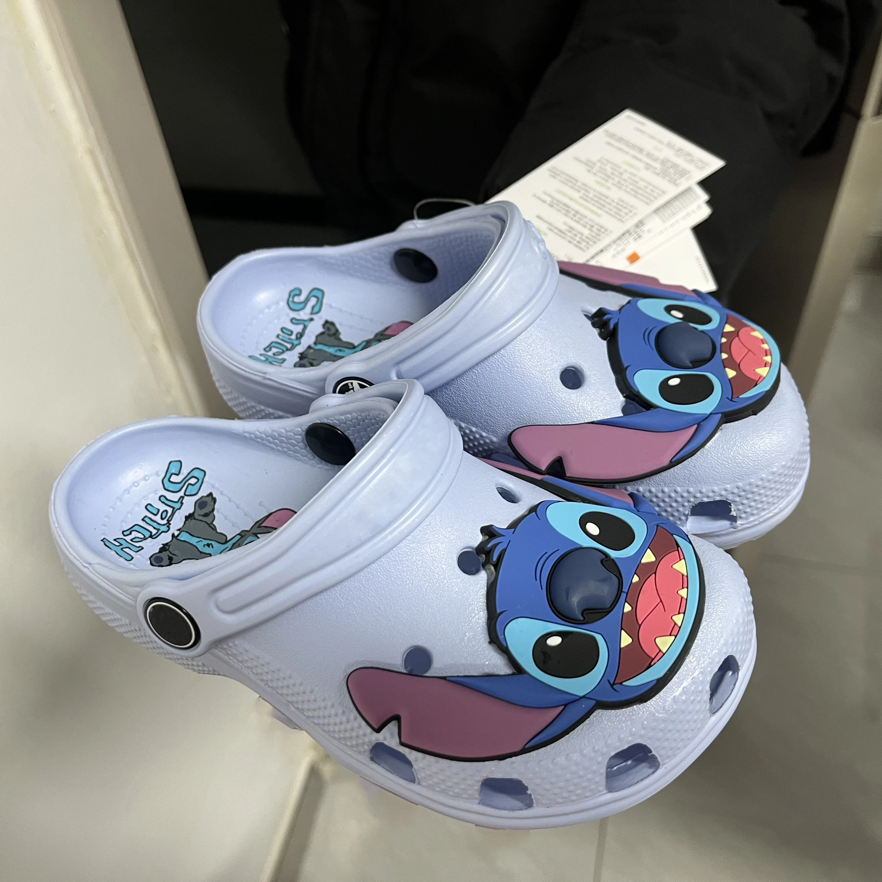 Miniso Stitch Cartoon Anime Solid Waterproof Slippers Outdoor Sandals Stitch Casual Breathable Ankle-Wrap For Kids Shoes Gift