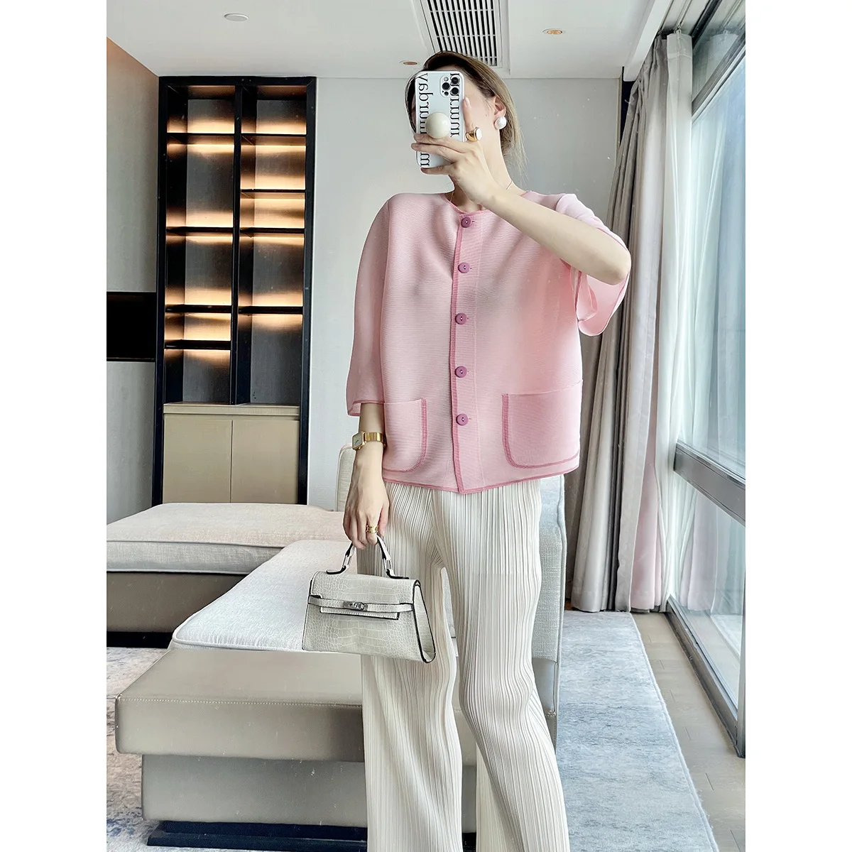 Miyake 2025 New Pleated Color Matching Split Fork Fashion Niche Design Pleated Top Women's Pleats Temperament Thin Versatilecoat