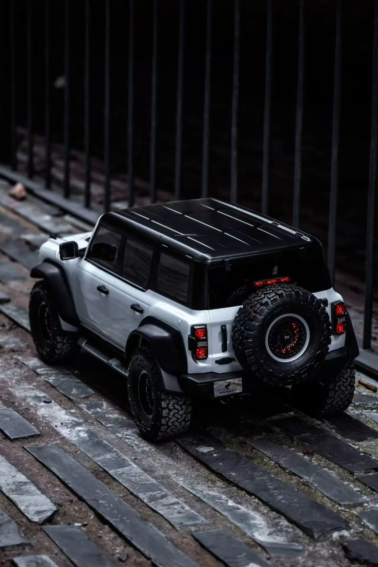 1/8 Scale KM Ford Bronco Raptor scale body and detailed styling