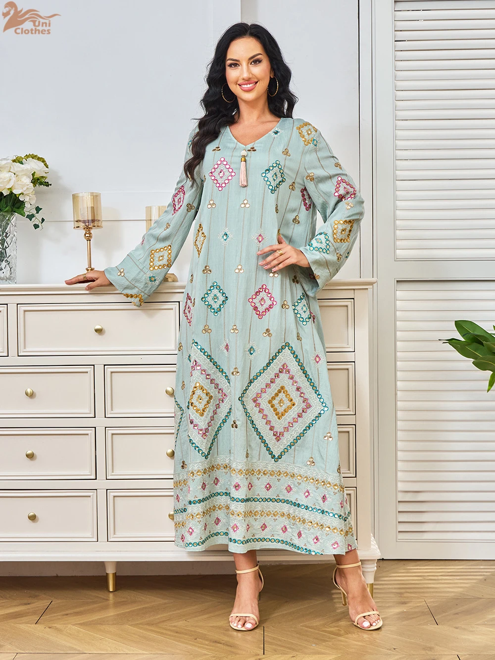 Uni فستان سهرة نسائي فاخر مطرز برقبة على شكل حرف v عباية عباية ترتر فساتين بنمط الأزهار 2025 #5