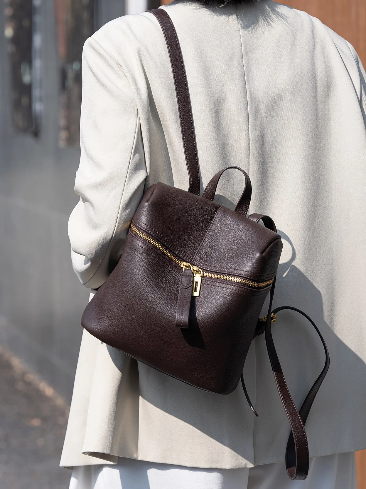 

Women's Mini Genuine Leather Backpack Vintage Drawstring Rucksack with Gold Zipper Luxury Soft Leather Travel Shoulder Bag