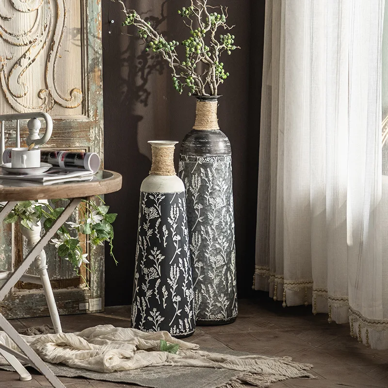 French wrought iron printing retro floor-to-ceiling vase, living room hotel entrance decoration ornament, homestay illustration