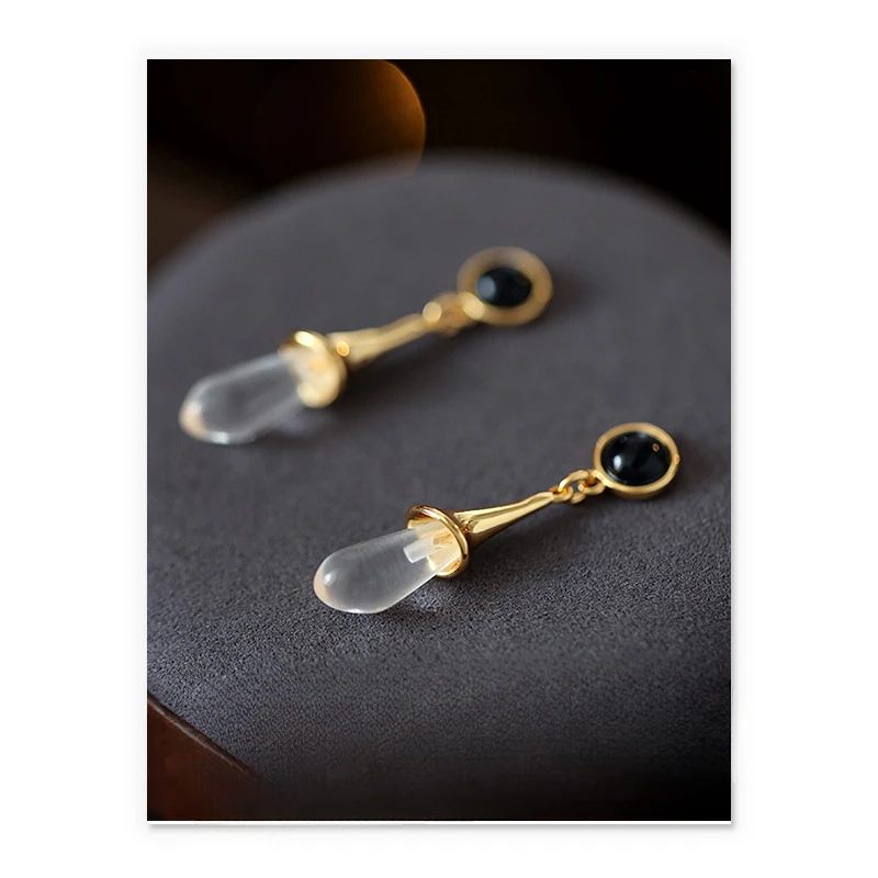 

French literary and retro light luxury style elegant earrings transparent glass water drop earrings