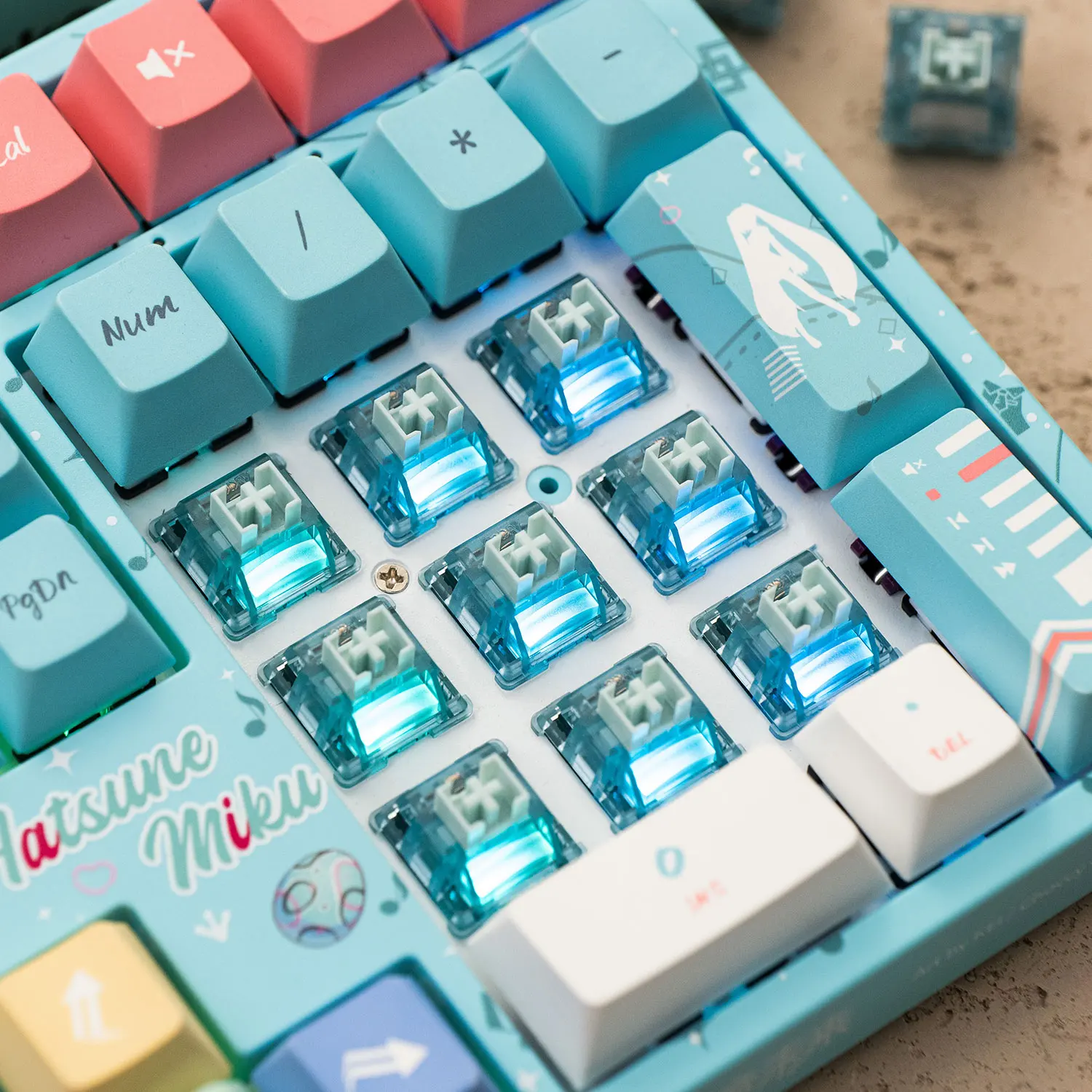 Akko Creamy Cyan Switch 5 Pins 50 ± 7gf Clicky Switch Factory Lubed Compatível com Teclado Mecânico MX para PC Gamer (45 pcs)