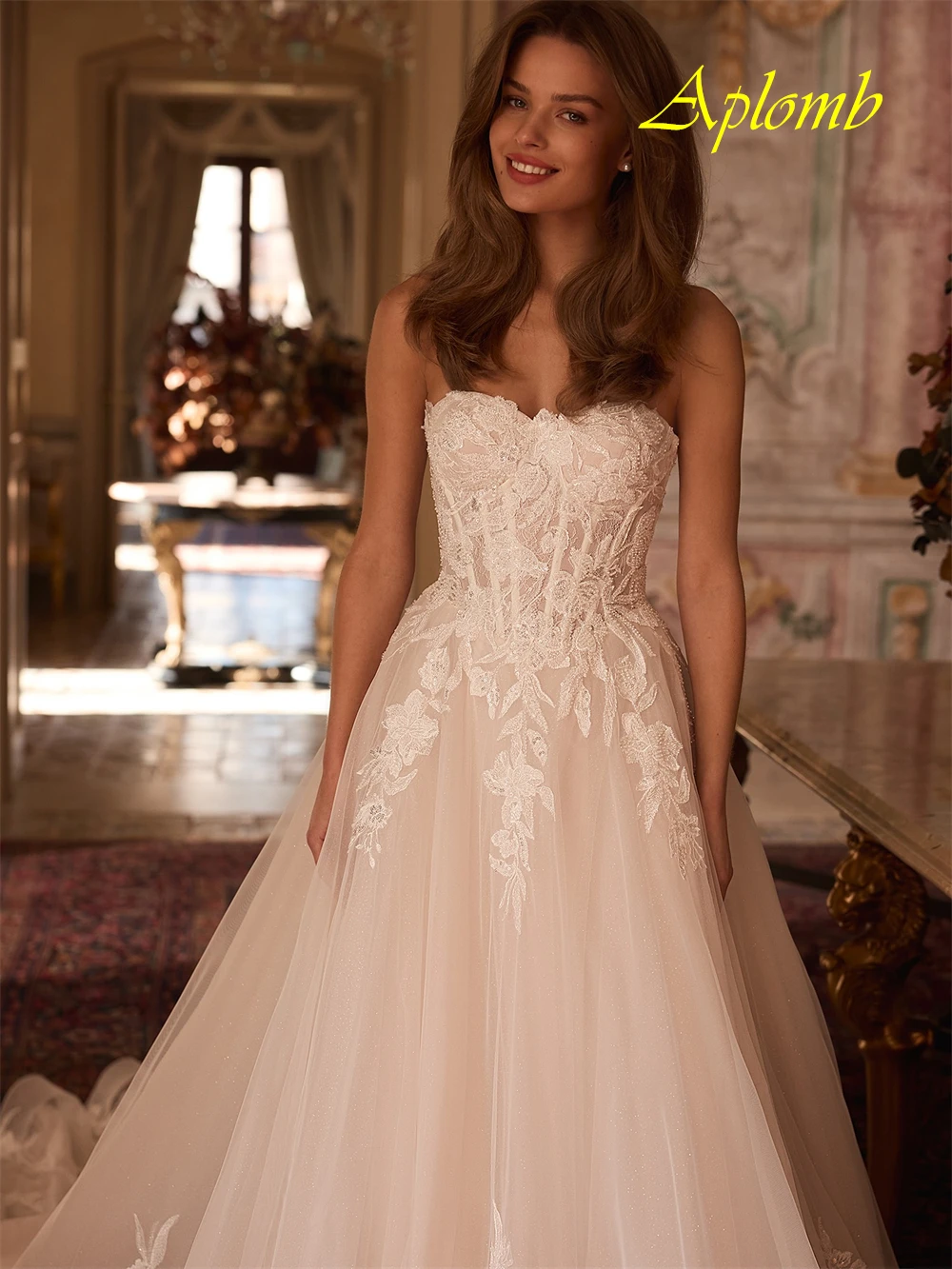 맞춤형 보헤미안 아이보리 오간자 웨딩 드레스, 포멀한 스트랩리스 슬리브리스 신부 드레스, 꿈같은 A라인 코트 트레인 베스티도 데 노비아