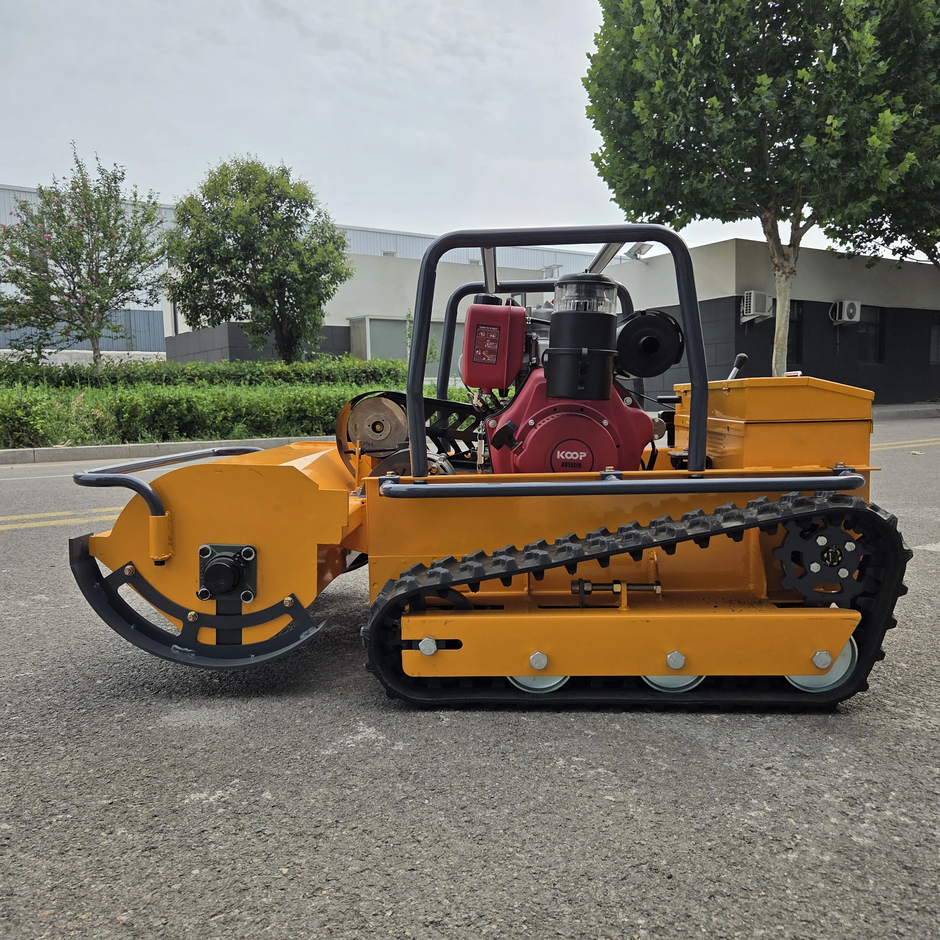 CE EPA Certified Medium-Sized Diesel Remote-Controlled Robot Flail Mower – All-Terrain, Agricultural Rubber, 500mm-1200mm