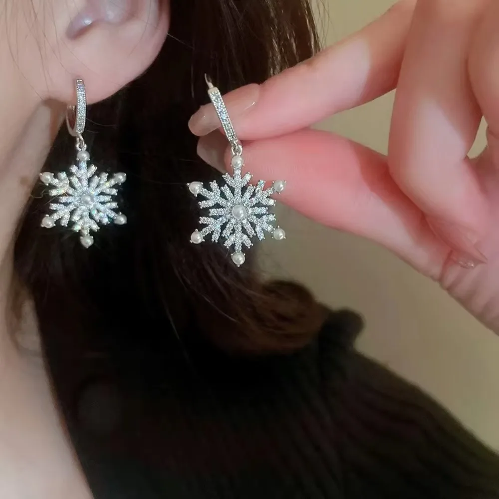 Shiny Crystal Snowflake Drop Earrings for Women Luxury Sparking Zircon Earring Christmas New Year Party Jewelry Accessories Gift