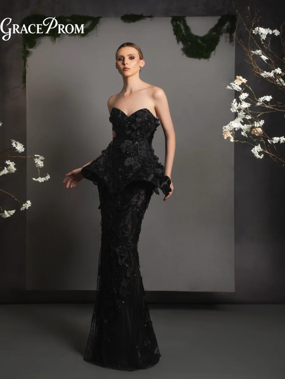 

Exquisite Black Strapless Sweetheart Neckline 3D Floral Lace Evening Gown 2026 Modern Party Dress For Wedding Guests فساتين سهرة