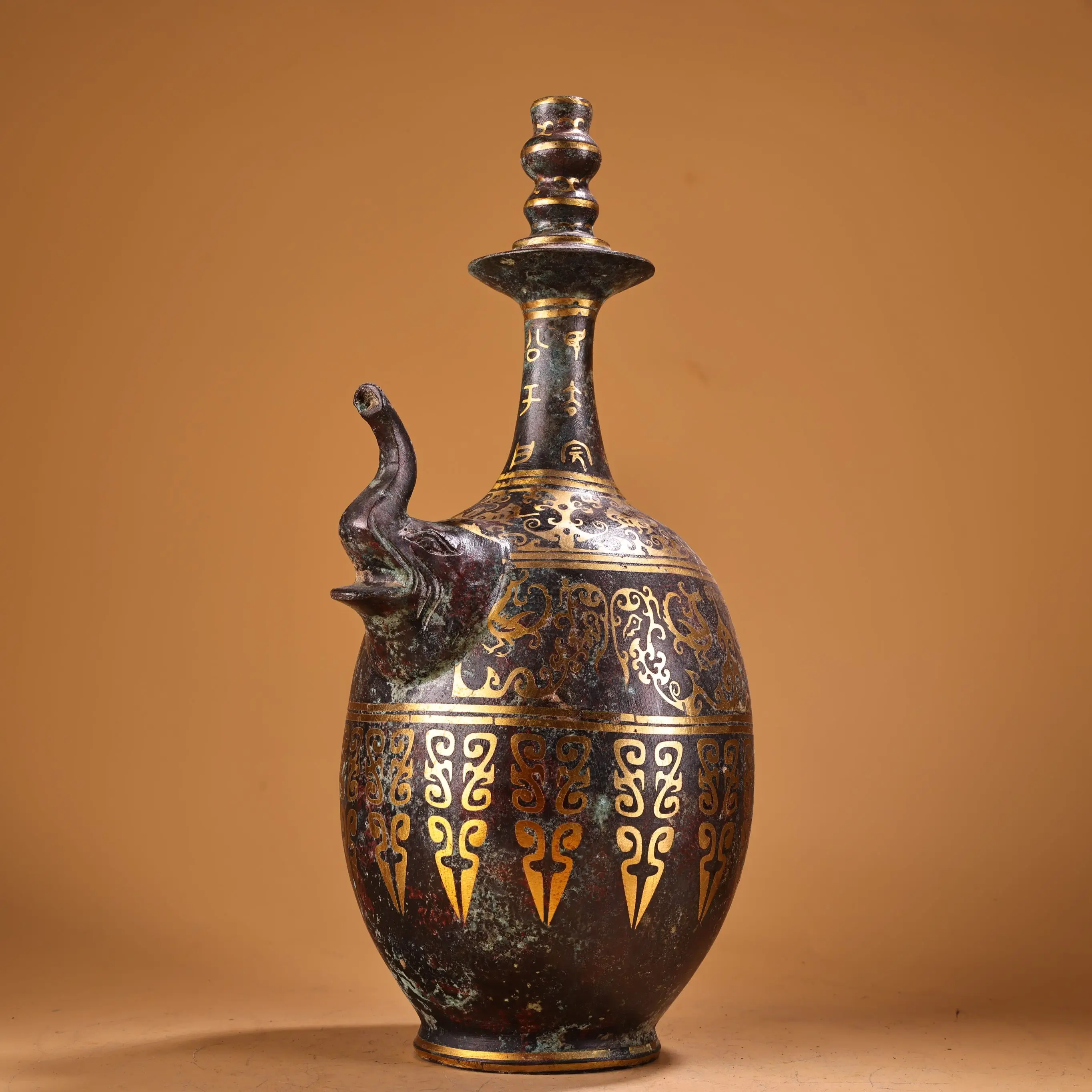 Tibet Folk Old Bronze Gilded Elephant Head Wine Pot Kettle Teapot Big bellied bottle Amass wealth Ornaments