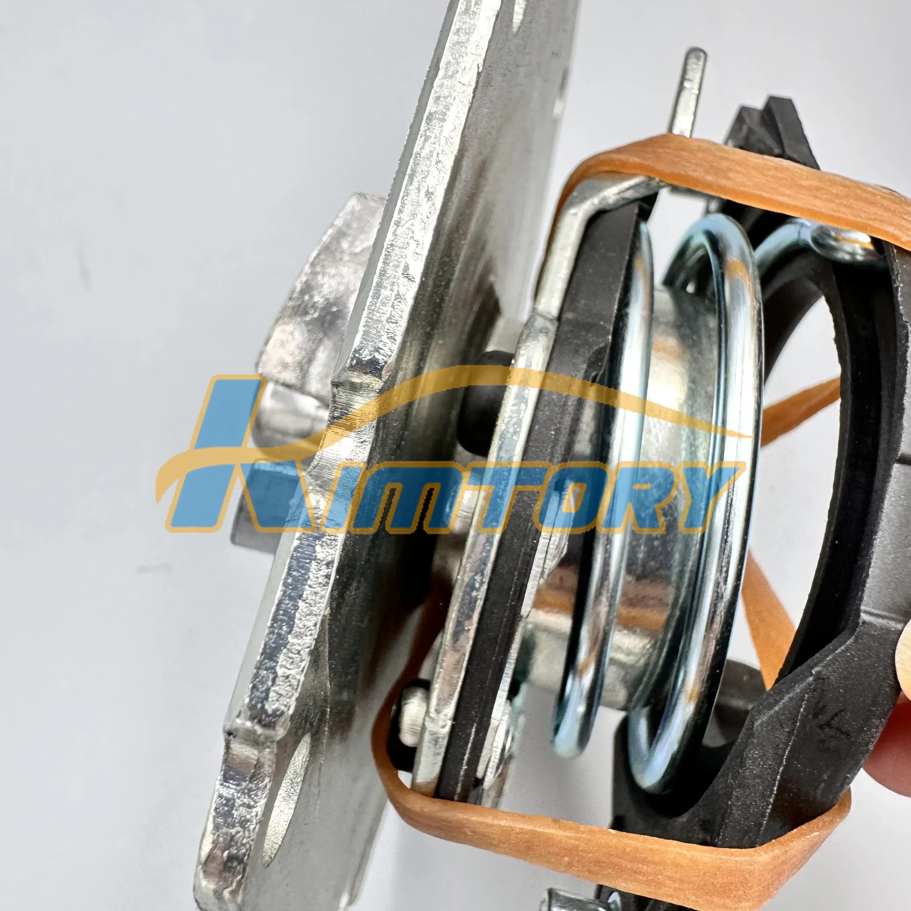 

Petrol Coolant Water Pump LR006861 Fit For Land Rover Range Rover Freelander 2 LR2 2006-2014 3.2L