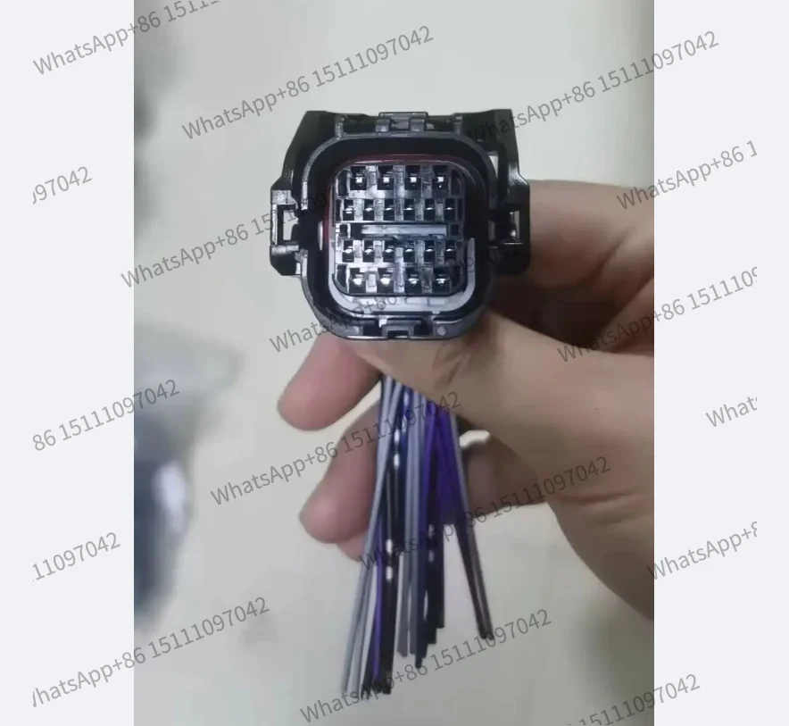 1pc for MG657201-5 Engine PC board plug TE module wiring harness plug