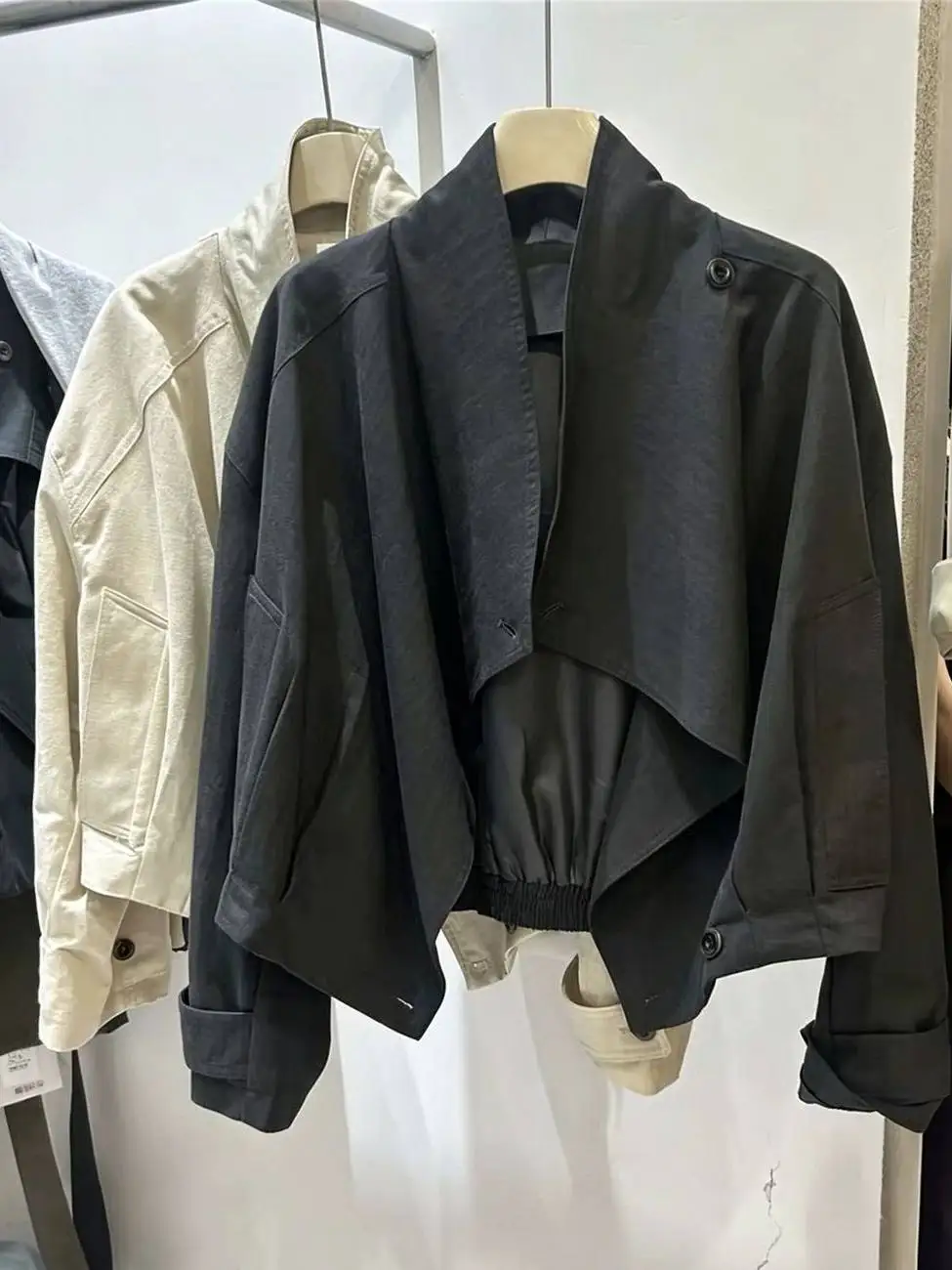 Laid-back Style Short Loose Cotton Coat Women's Casual Shoulder-Length Windbreaker Early Autumn Fashion Design Turn-down Collar