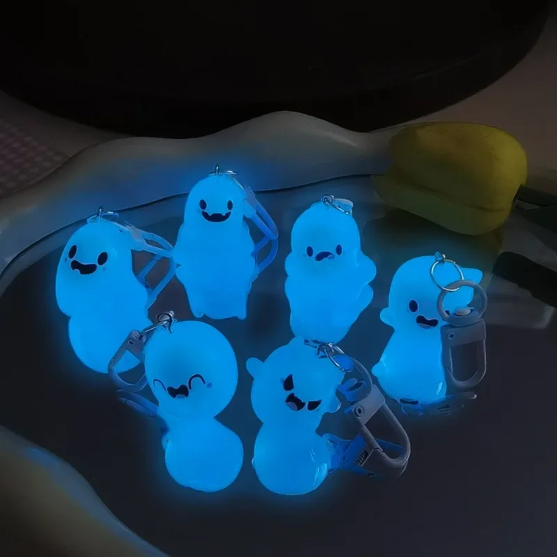 Halloween Jelly Ghost Keychain, Three-Dimensional Cartoon Glow-in-The-Dark Elf Pendant, Couple Best Friend Schoolbag Accessory view 3