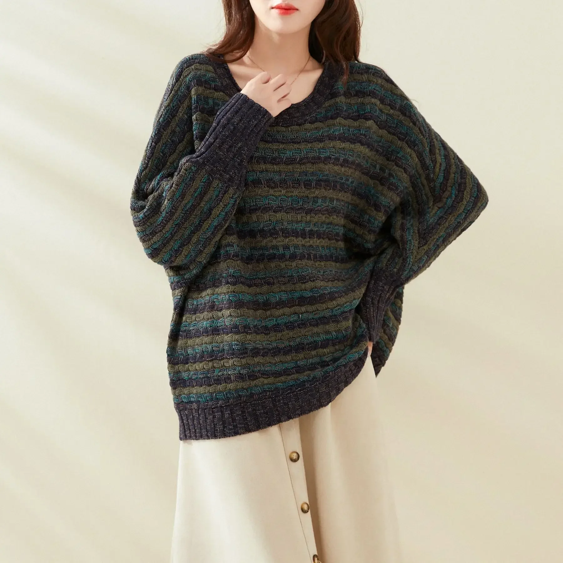 Women's Autumn and Winter New Thickened Round Neck Fashion Knit Pullover Jacquard Sweater Loose Long Sleeve Batshirt Top Stripe