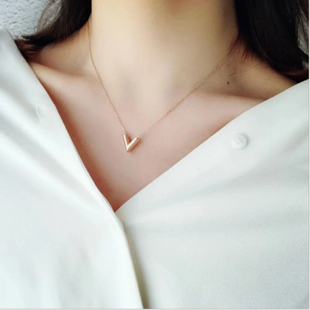 Fashion Brand V Letter Pendant Necklace For Woman Stainless Steel Women Necklace Luxury Jewelry Female Costume Accessories