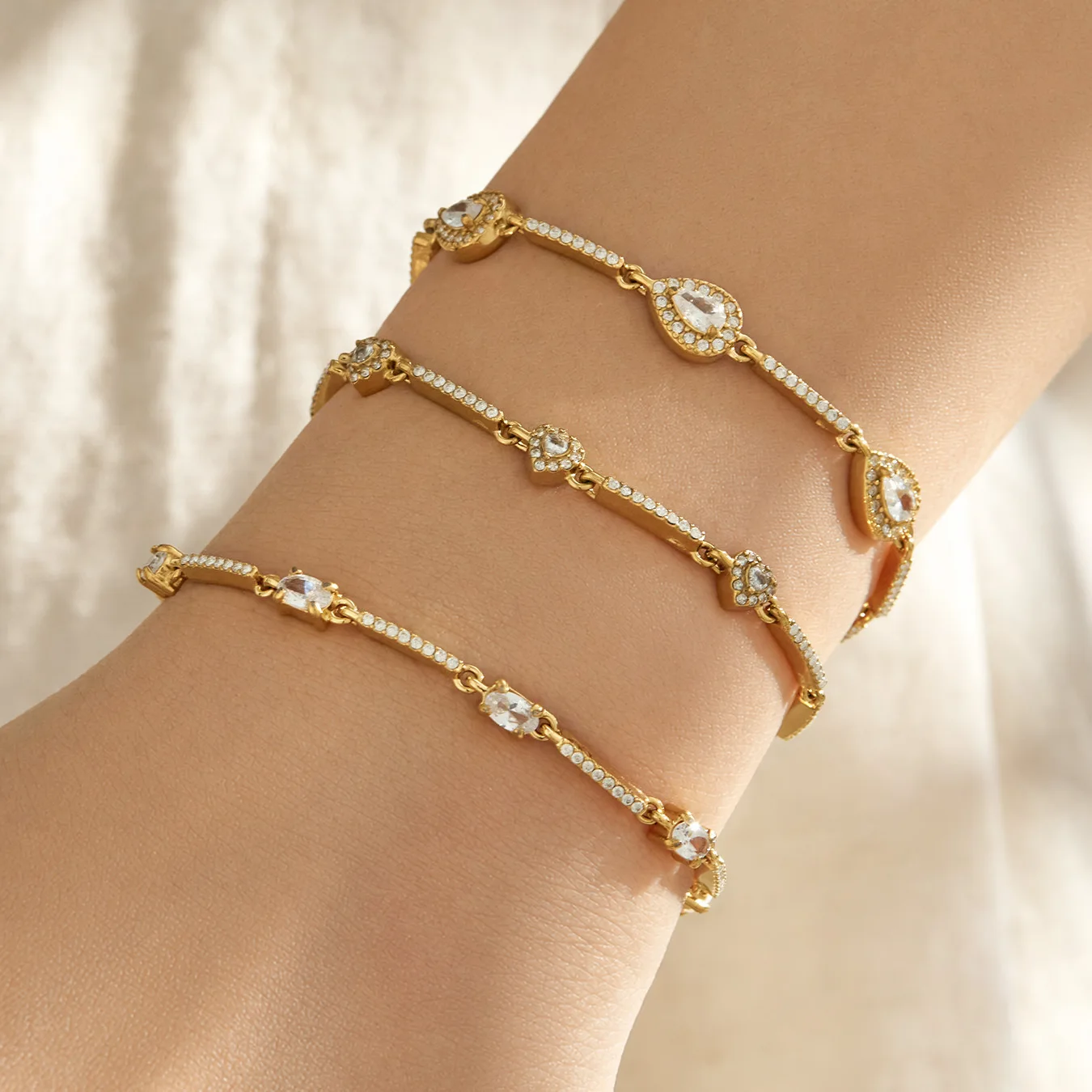 Funkelndes CZ-Armband, Edelstahl-Kettenarmband, quadratisches Herz-Tropfen-Zirkon-Armband, 18k vergoldete Armbänder für Damen – Detail 3