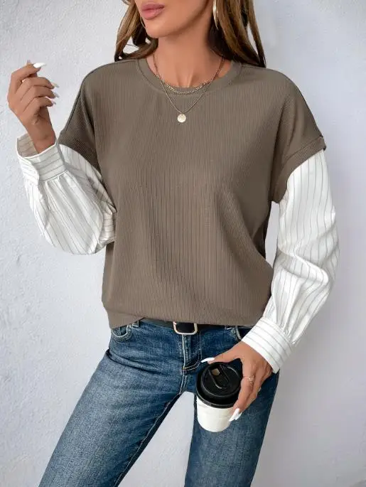 

Autumn Casual Commuting Long Sleeved Striped Fake Two-Piece Knitted Round Neck Top for Women's Casual Fashion Long Sleeved Top