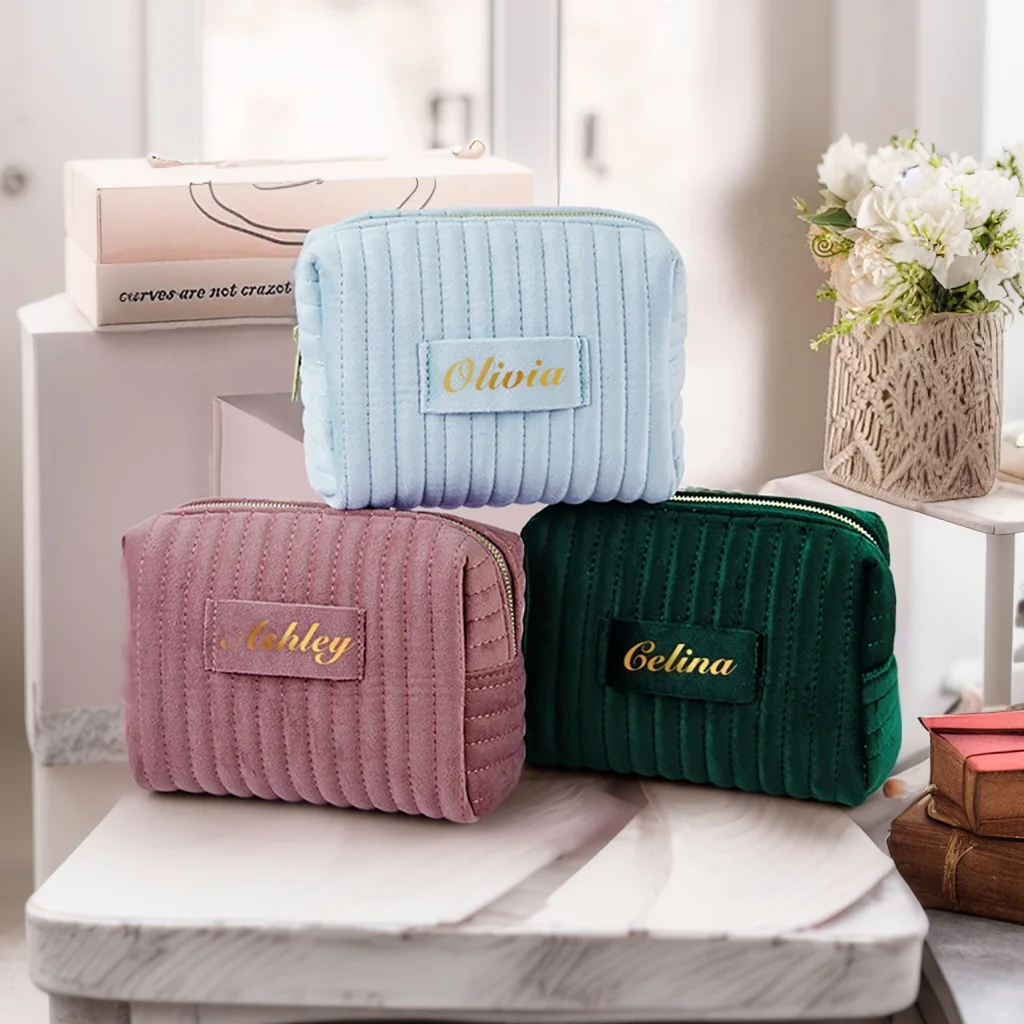 

Personalized Name Velvet Cosmetics Bag Travel Toiletry Washing Pouch Zipper Makeup Bag For Women Wedding Bridesmaid Gift