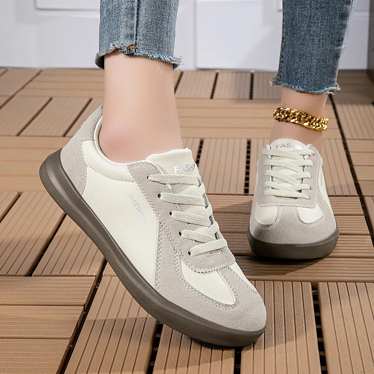 

Retro Women's Casual Sneakers Outdoor Leather Walking Sneakers Women's Platform Walking Sneakers Fashion Black Casual Shoes