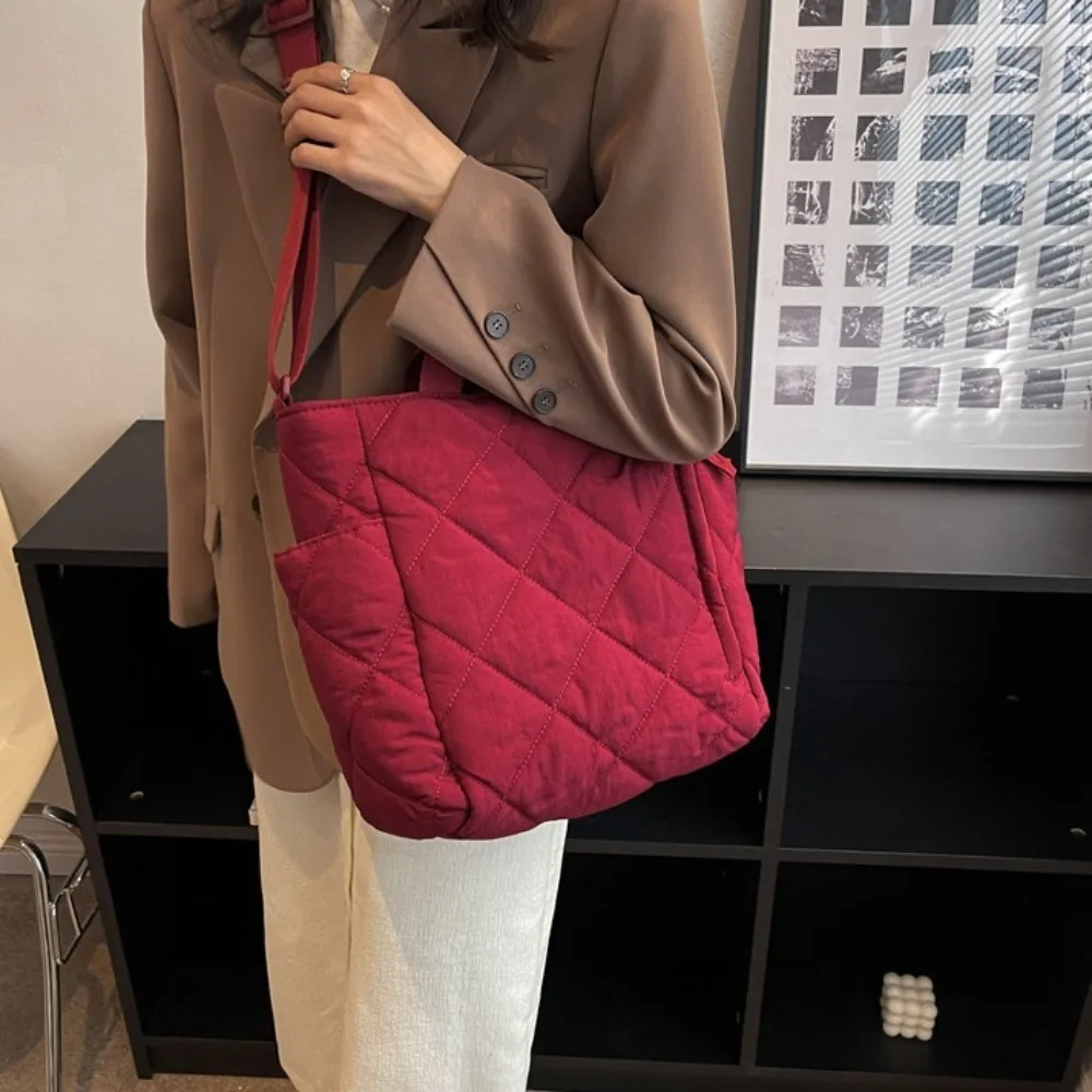 

Simple Korean Style Plaid Shoulder Bag Casual Solid Color Underarm Tote Bag Space Cotton Large Capacity Down Bag Office Worker