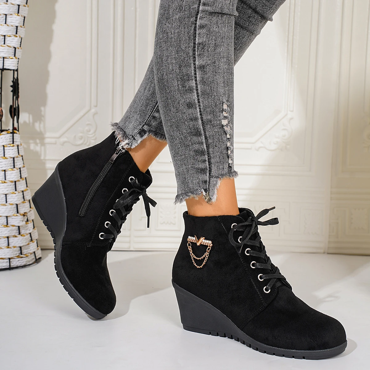 Autumn/Winter Women's wedge heel round head Suede Lace Up Ankle Boots Platform side zipper metal decoration high-top shoes Boots