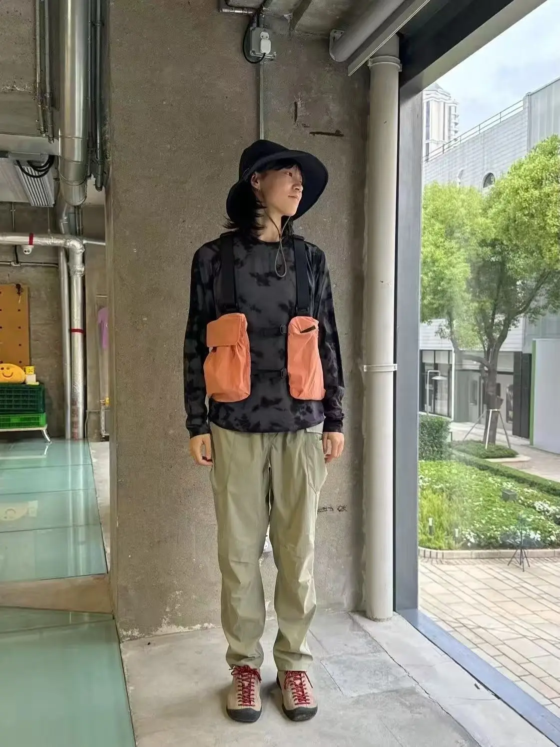 Fashion Unisex Multifunctional Outdoor Bag Vest For Sport Hiking Travel Shopping Adjustable Sport Vest Wearable Bag Man Woman