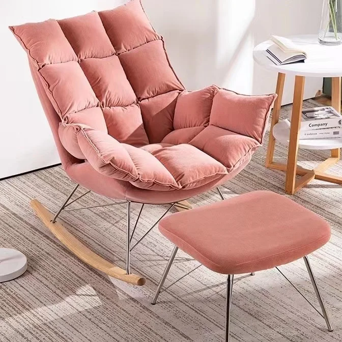 Imagen 4: # Sala de estar, balcón, dormitorio, sofá, silla mecedora, sillón reclinable, silla de descanso