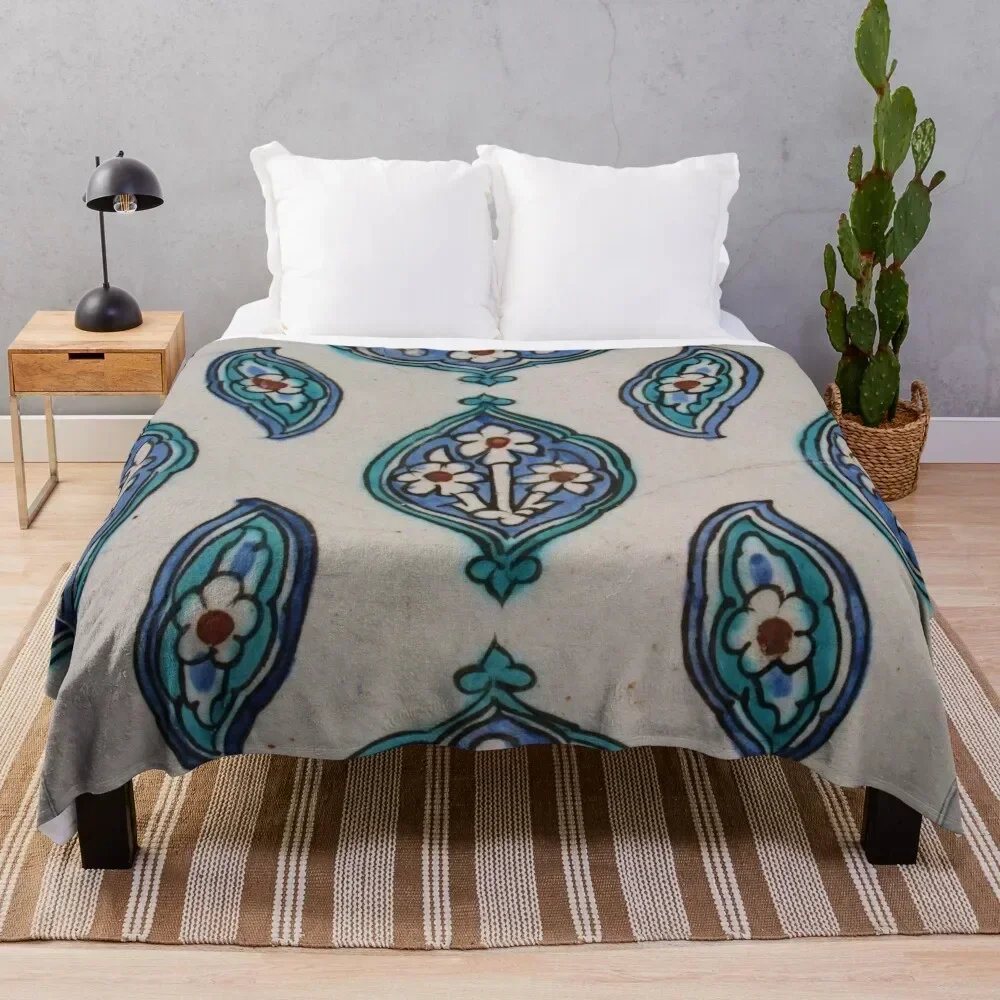 

Turkish Ottoman design, Iznik Ceramic Tile Throw Blanket Flannel Fabric For Sofa Thin Winter beds Kid'S Blankets