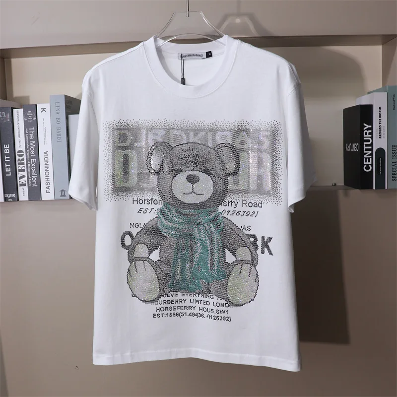 Letni top Cartoon Rhinestone Bear Fashion Brand Koszulka z krótkim rękawem Męska i damska koszulka z okrągłym dekoltem w kolorze czarno-białym