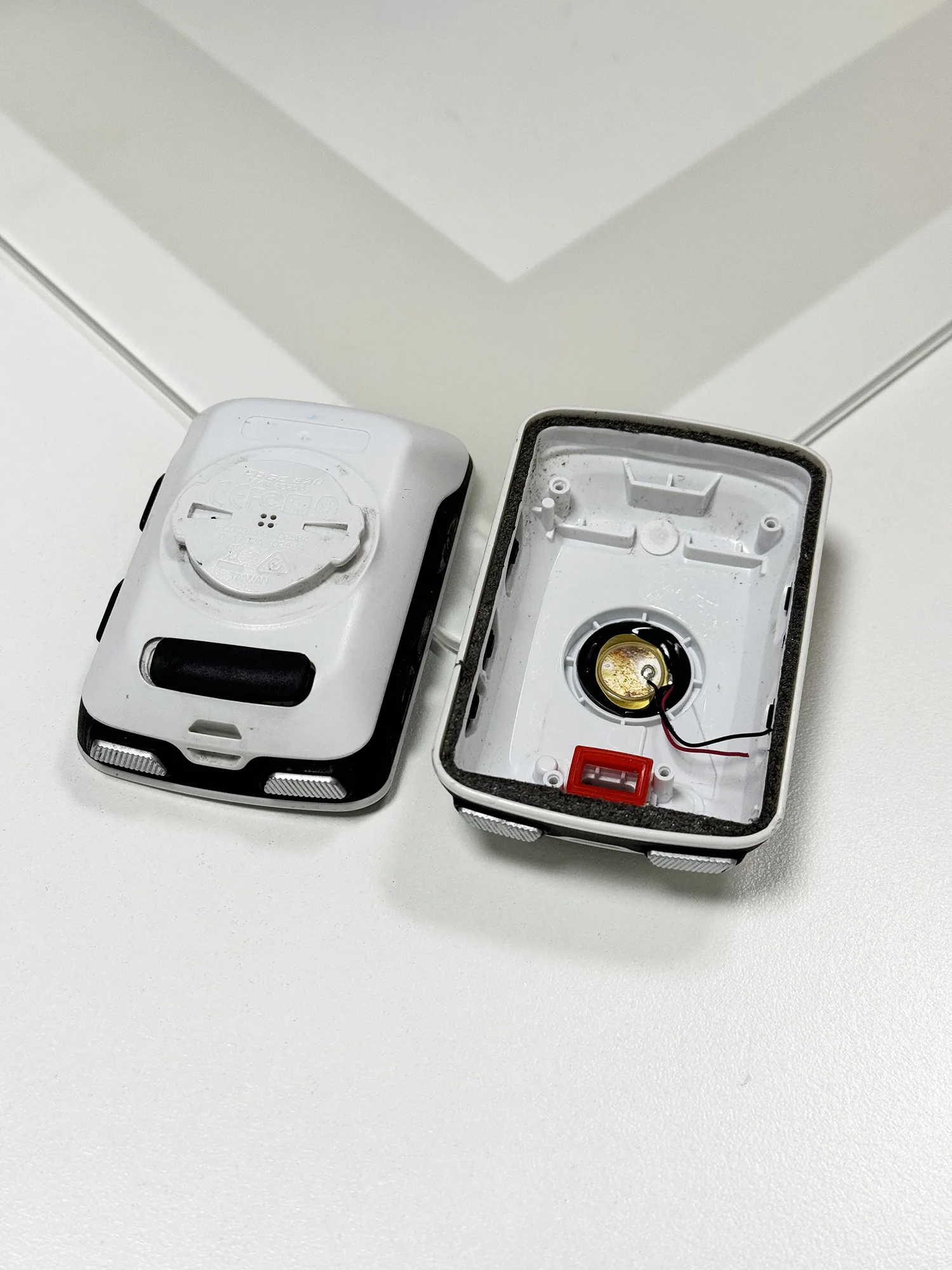 

Back Cover Case With Speaker Side Button For GARMIN Edge 520 Edge 520 Plus Waterproof Rubber Button With Interface Screw Part