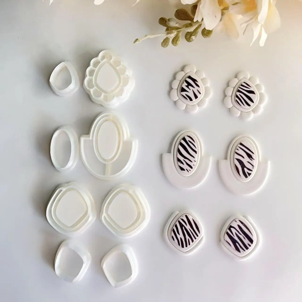 Cutout Hearts Valen…