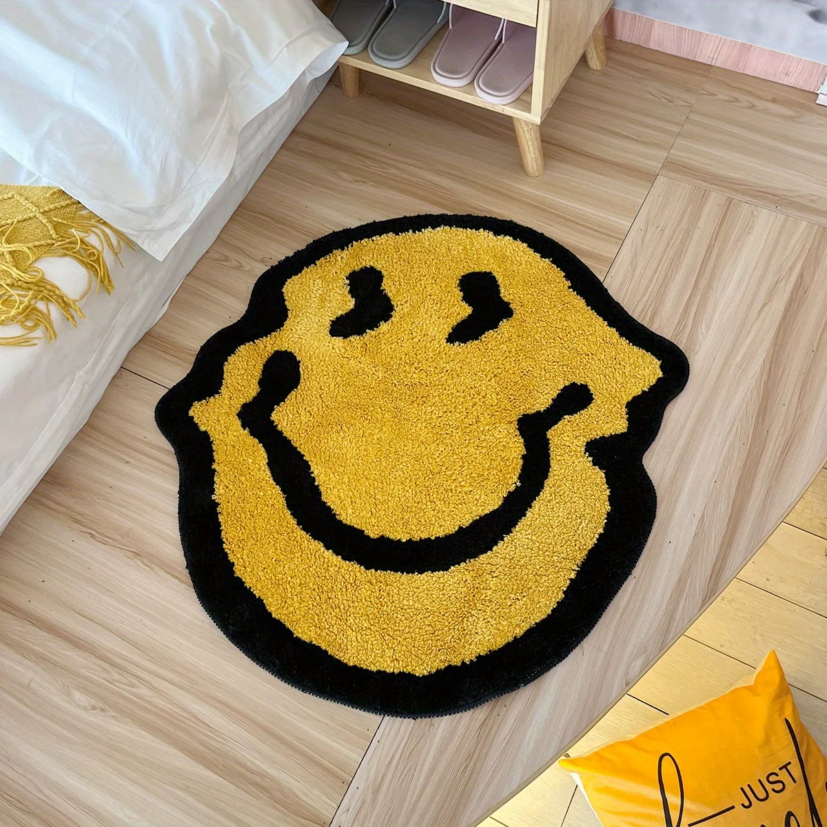VIKAMA Funky Happy Smiley Fußmatte, rutschfester, waschbarer Eingangsteppich mit Cartoon-Print, waschbare Bodenmatte im Streetwear-Stil für Zuhause – Detail 1