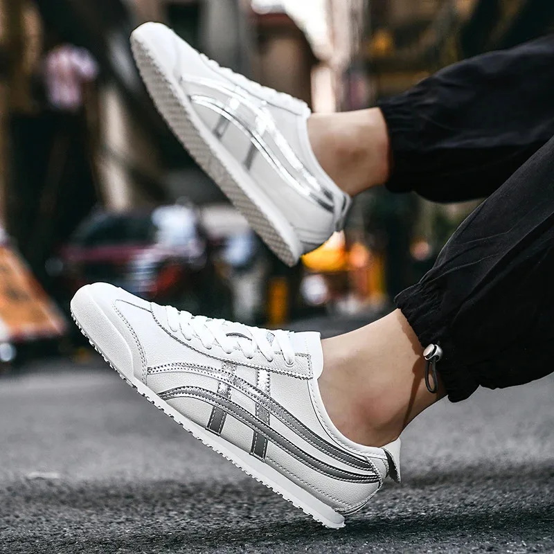 

New comfortable and lightweight sneakers for spring and summer, casual, breathable, wear-resistant running and sports shoes 2026