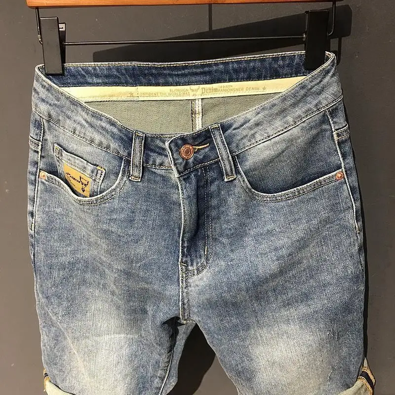 

Men's Summer Fashion Denim Shorts Boys Mid Length Pants Light Blue Slim Fit Cropped Pants Youth Traveling Denim Shorts