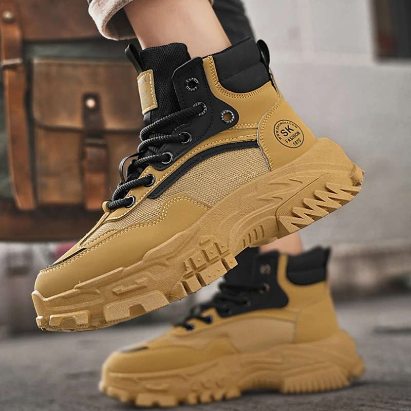 2025 Botas de plataforma para hombre, botas de trabajo ligeras para montañismo al aire libre, nuevas zapatillas informales antideslizantes y resistentes al desgaste, botas para el desierto