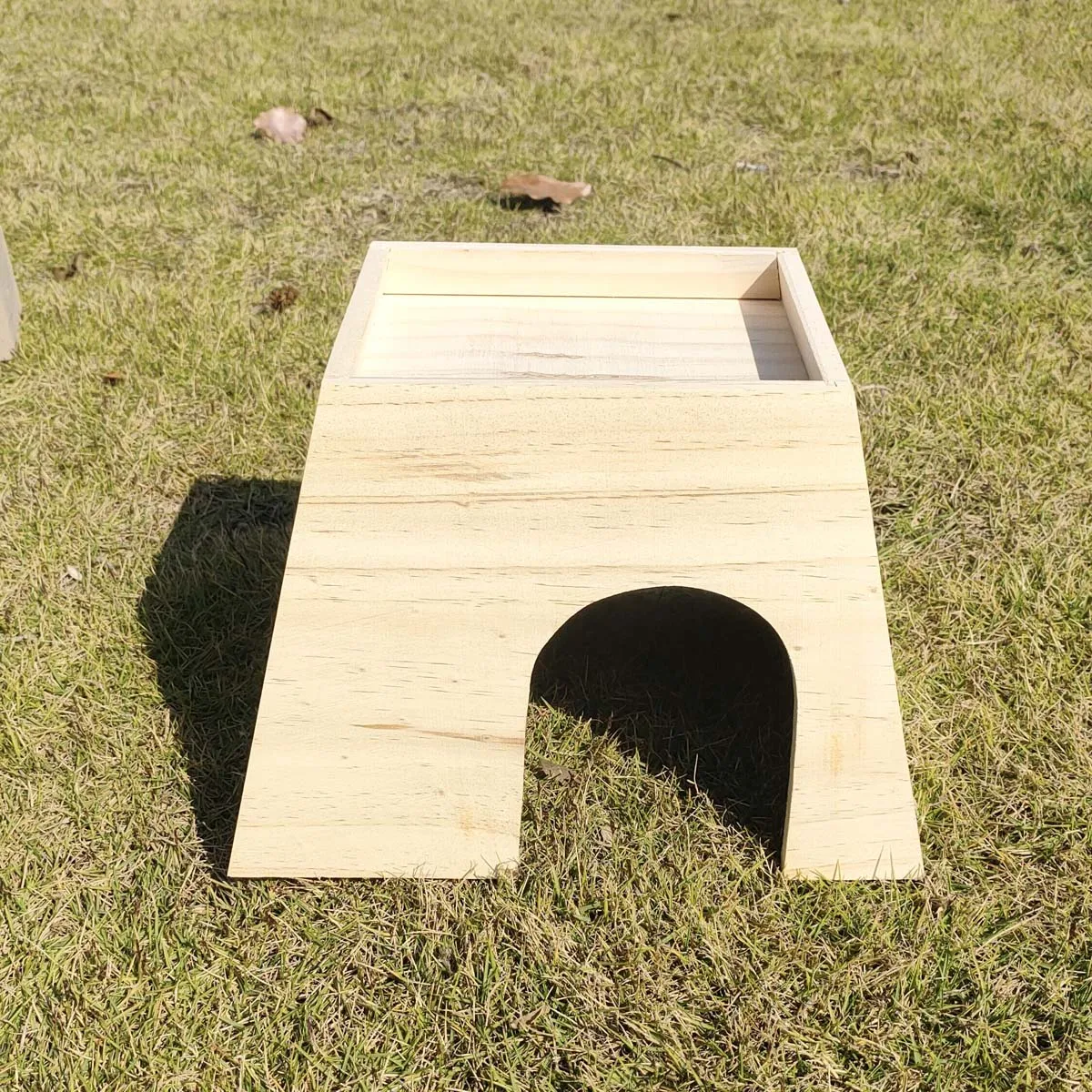 Wooden guinea pig bedroom dual-purpose (avoid sun exposure) rabbit hamster nest hedgehog dodge house wooden hamster small house