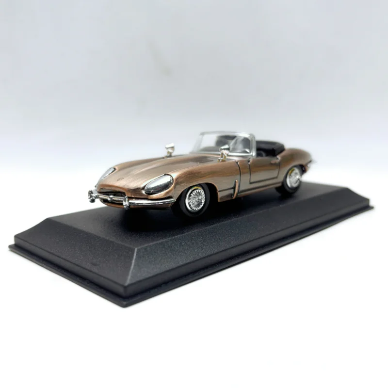 

Масштабная модель Jaguar E-Type Cabriolet 1961 (1:43), литая под давлением, из сплава, для коллекции, декора, подарка для мальчика, статическая демонстрация