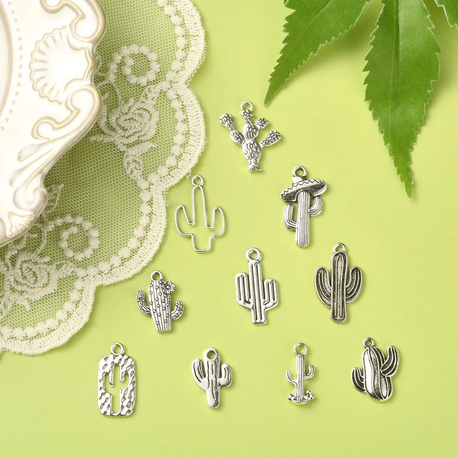 PandaHall 100 Stück 10 Stile Tibetische Tropische Kaktus-Anhänger Sommer Wüstenpflanzen-Charms für Ohrringe Halsketten Armbänder Herstellung – Detail 4